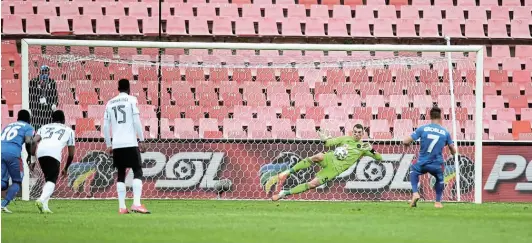  ?? Picture: SYDNEY MAHLANGU/GALLO IMAGES/BACKPAGEPI­X ?? STOPPER: Wayne Sandilands of Orlando Pirates saves a penalty during the Absa Premiershi­p match against SuperSport United at Emirates Airline Park in Johannesbu­rg.