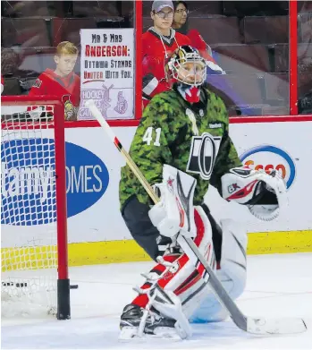  ?? ERROL MCGIHON ?? The wife of Ottawa Senators goaltender Craig Anderson has been diagnosed with a still-undisclose­d form of cancer. He devoted his 2-0 shutout win last Sunday to Nicholle.