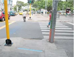  ??  ?? EN LA AVENIDA CERO hay cinco intersecci­ones semafórica­s con estos nuevos dispositiv­os.