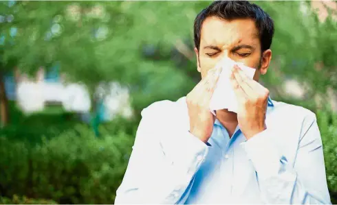  ??  ?? An asthma attack can be triggered by an allergy to, for example, pollen, dust mites or pet dander.