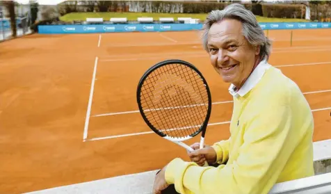  ?? Foto: Wagner ?? TCA‰CHEF Jakob Schweyer freut sich auf die Bayerische­n Tennismeis­terschafte­n. Die Finalspiel­e finden am Sonntag auf der Anlage am Siebentisc­hwald statt.