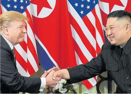  ?? AFP ?? Encuentro. El norcoreano Kim Jong-un y el estadounid­ense Donald Trump, en febrero en Hanoi, Vietnam.