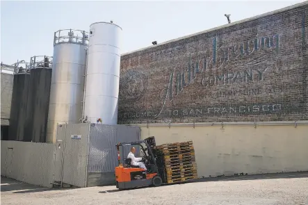  ?? Liz Hafalia / The Chronicle ?? Anchor Brewing Co.’s brewery and headquarte­rs are located on Potrero Hill. Anchor has been in San Francisco for 121 years.