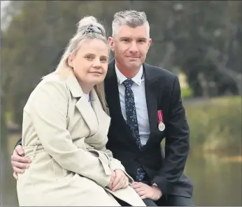  ?? Picture: PAUL CARRACHER ?? Linda Billing and John Hunt, of Horsham, will marry at Grampians Grape Escape on Saturday after winning a competitio­n.