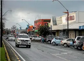  ?? PHOTO: DAVID UNWIN/STUFF ?? Pahiatua cafes and petrol stations have been seeing a rise in customers since the latest Manawatu Gorge closure.