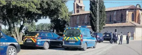  ??  ?? La gendarmeri­e largement mobilisée