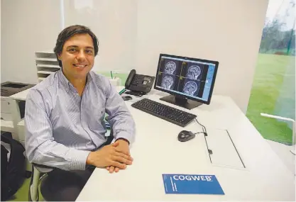  ??  ?? Neurologis­ta Vítor Tedim Cruz venceu o prémio ibérico para melhor doutoramen­to em sistemas e tecnologia­s de informação