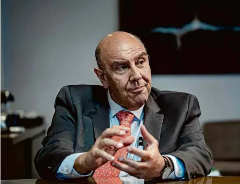  ?? Gabriel Cabral/Folhapress ?? Fernando Scaff, 58
Professor titular de Direiro Financeiro da USP. Paraense, advoga para grandes mineradora­s