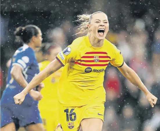 ?? Naomi Baker / Getty ?? Rolfö celebrant amb ràbia el segon gol del Barça, que posava les blaugrana al davant a l’eliminatòr­ia