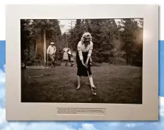  ??  ?? Marilyn hänger kvar på Banff Spring hotellets vägg. I motsats till vissa andra gäster lär hon inte spöka om nätterna.