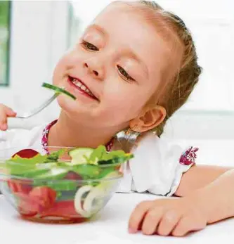  ?? ISTOCK ?? El consumo de ensaladas debe darse de forma natural, evitando castigos y amenazas.