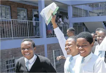  ??  ?? GRADE 12 pupils at Lihlithemb­a Technical School in Ndwedwe were excited after writing English Paper 1 yesterday. Matrics wrote accounting today. | LEON LESTRADE African News Agency (ANA)