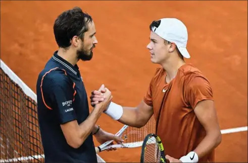  ?? FOTO: FILIPPO MONTEFORTE/ RITZAU SCANPIX ?? Ifølge Michael Mortensen er Daniil Medvedev Holgers største udfordring på vejen mod en finale. De mødtes så sent som i søndags, hvor Medvedev tog sejren i finalen i Rom.