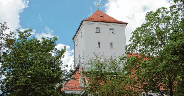  ?? Foto: Ute Krogull ?? Das Friedberge­r Schloss braucht sich nicht zu verstecken. Es soll zu einem Veranstalt­ungszentru­m mit regionaler Strahlkraf­t und Friedberge­r Stil werden.