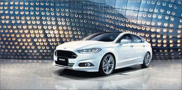  ??  ?? WHEEL DEAL: All Mondeo variants get new alloy wheels that are one inch bigger than the rims they replace.