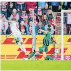  ?? FOTO: DPA ?? Im Hinspiel traf Luca Waldschmid­t gegen Gladbach zum 3:1.