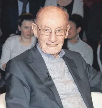  ?? FOTO: IMAGO ?? Edzard Reuter, ehemaliger Vorstandsc­hef der Daimler-Benz AG, ist seit 72 Jahren SPD-Mitglied.