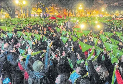  ?? M.QUINTEROS ?? Reclamo. El lunes hubo una marcha al Congreso en la que se pidió la despenaliz­ación del aborto.