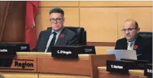  ?? BOB TYMCZYSZYN THE ST. CATHARINES STANDARD ?? Outgoing chair Alan Caslin with CAO Carmen D’Angelo during the first meeting of Niagara Regional council, post election.