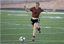  ?? LUIS SÁNCHEZ SATURNO/THE NEW MEXICAN ?? ATC’s Maggie Rittmeyer takes a shot during practice Tuesday at Camino Real Academy.