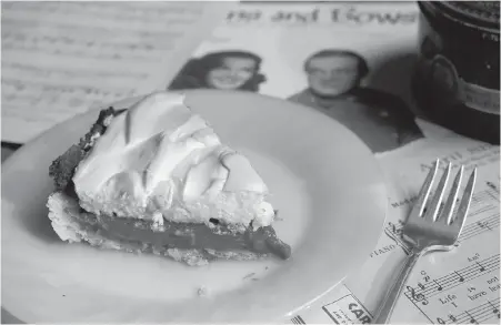  ??  ?? Chocolate Cream Pie — a treat that ought to come back into vogue — uses milk instead of cream, and only two ounces of chocolate.