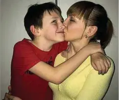  ?? Fotos: Privat ?? Die 33-jährige Ukrainerin und ihr Sohn Roman.