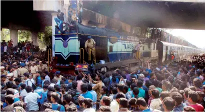  ?? Jallikattu PTI ?? Students staging a rail roko protest against State government and Union government over the ban on in Salem on Thursday. —