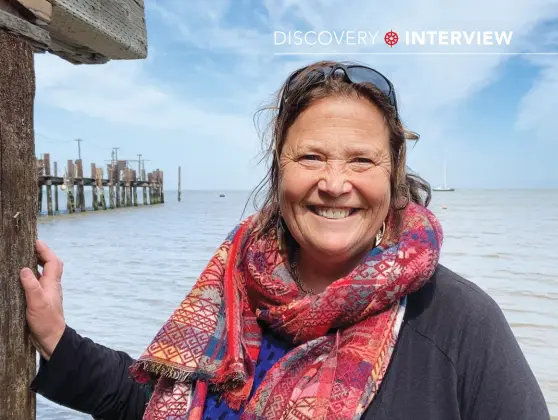  ??  ?? Amanda Vincent, director and co-founder of the Project Seahorse conservati­on organizati­on, at China Beach in San Francisco, Calif.