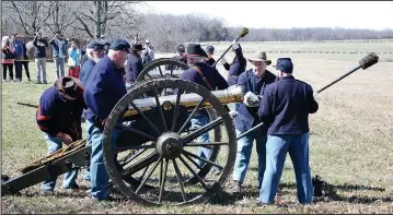  ?? (NWA Democrat-Gazette/Annette Beard) ?? Visitors to the Pea Ridge National Military Park on Saturday had many opportunit­ies to learn about the Battle of Pea Ridge.