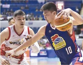  ?? ALVIN S. GO ?? THE MAGNOLIA HOTSHOTS Pambansang Manok try to continue their surge for a playoff spot in the PBA Philippine Cup in their match today against Columbian Dyip.