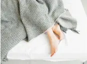  ?? DREAMSTIME ?? Merino wool socks can help keep feet warm.