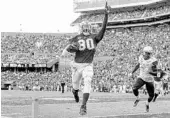  ?? ROB FOLDY/GETTY IMAGES ?? Senior TE C’yontai Lewis is among UF players facing a student conduct board review for an off-campus fight.