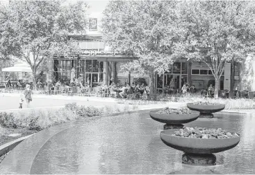  ?? R. Clayton McKee ?? The patio at Ruggles Green at CityCentre attracts outdoor diners during the comfortabl­e fall weather. CityCentre has added a variety of tenants to the mix of retail, restaurant and entertainm­ent options.