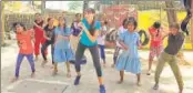  ??  ?? Nora Fatehi has been teaching dance to underprivi­leged girls for a few months now