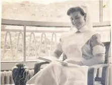  ?? ?? Enfermera Eufemia en una imagen captada en sus
▷ primeros años ejerciendo un oficio por el que sentía pasión.