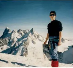  ??  ?? Sur le massif du Mont-Blanc, en 1994, alors étudiant en école d’ingénieurs.