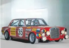  ?? FOTO: DAIMLER/DPA ?? Die „Rote Sau“von AMG fuhr 1971 beim 24-Stunden-Rennen in Spa-Francorcha­mps den Klassensie­g ein.