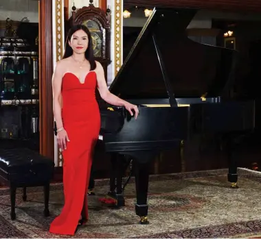  ??  ?? VIVACIOUS VIRTUOSO Celebrated pianist Cecile Licad prepares to deliver yet another fiery performanc­e at a private function in Manila