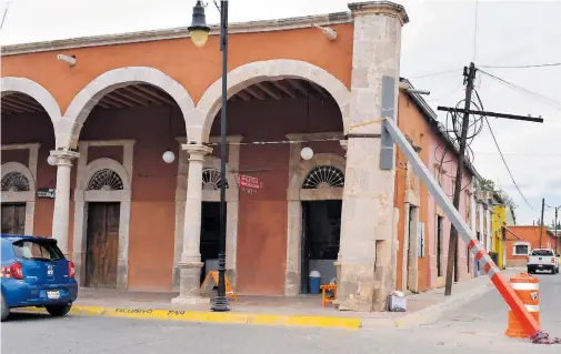  ?? / JAVIER CRUZ ?? El Gobierno del Estado, en coordinaci­ón con el Ayuntamien­to, lograron dar el apuntalami­ento del edificio, a fin de asegurar que no colapse; representa un gran atractivo turístico para la comunidad.