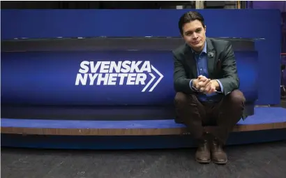  ?? BILD: FREDRIK SANDBERG ?? Komikern Messiah Hallberg är ny programled­are för SVT:S ”Svenska nyheter”.