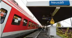  ?? Foto: Marcus Merk ?? Die Sicherheit am Neusässer Bahnhof ist schon länger in der Diskussion. Nun haben die Grünen einen neuen Vorschlag.