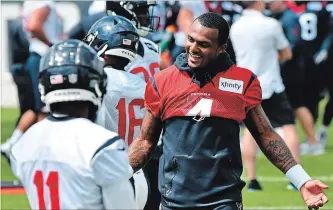  ?? ASSOCIATED PRESS FILE PHOTO ?? Houston Texans quarterbac­k Deshaun Watson was well on his way to being the NFL’s offensive rookie of the year last season before suffering a season-ending knee injury during a practice.