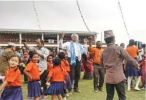  ?? FOTO WIM VAN ACOLEYEN ?? Herman danst op het schoolfees­t.