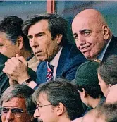  ?? ANSA-LAPRESSE ?? Prima e dopo
Braida e Galliani in tribuna a Marassi quando erano ancora al Milan e, a destra, con Massaro a San Siro nel 2018, spettatori in una partita di Europa League