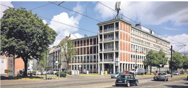  ?? RP-FOTO: NIKA ?? Das Gebäude an der Kruppstraß­e wird zum Schandflec­k in Oberbilk.