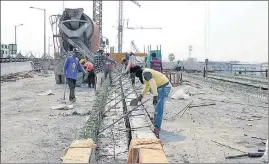  ??  ?? Work in progress on the new Durgadi Bridge in Kalyan.