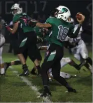  ?? RANDY MEYERS — THE MORNING JOURNAL ?? Columbia quarterbac­k Jared Bycznski rolls to his left and throws downfield against Clearview during the second quarter on Oct. 6.