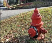  ?? TANIA BARRICKLO — DAILY FREEMAN ?? This faulty fire hydrant on Lake View Avenue in the town of Ulster is to be replaced, with five property owners splitting the $5,000 cost.