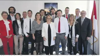  ?? (Photos Cyril Dodergny) ?? Stéphane Valeri prend la pose avec treize de ses référents, dont certains seront sans doute candidats... ou pas. Réponse fin novembre.