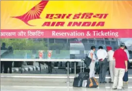  ??  ?? The government plans to privatise Air India by selling 100% of its ownership.
HT